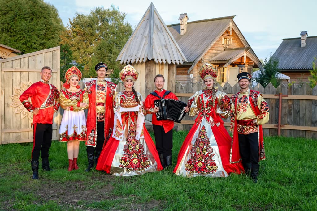 Вариант костюмов «Русский стиль»